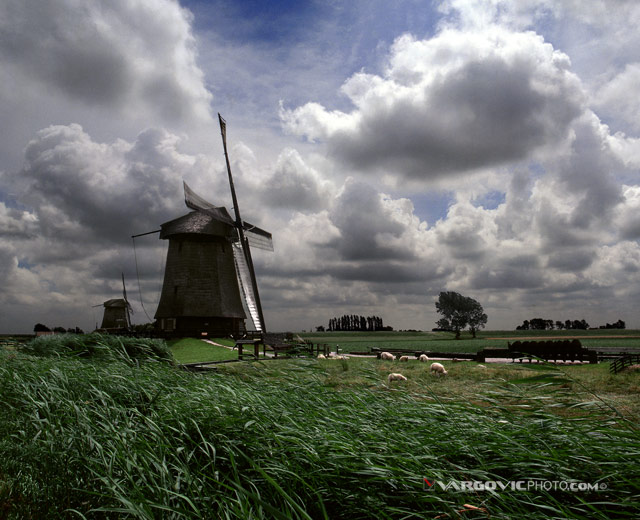 Sing-Me-A-Windy-Song_Dutch-Afternoon_Holland-North_The-Netherlands_Windmil-On-The-Sunset_By-Vargovic-Photo